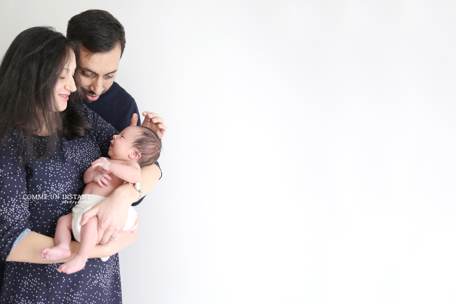 nouveau né, photographe a domicile pour bebe en centre ville de Vincennes (94300 Val de Marne 94), photographe famille, amour, bébé studio, nouveau né studio, bébé, shooting à domicile famille studio